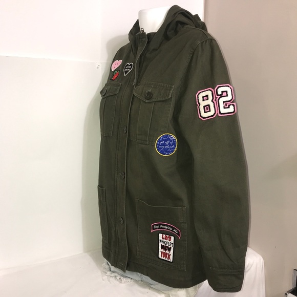 Forever 21 Retro Patch Camo Light Cargo Jacket - Picture 7 of 9